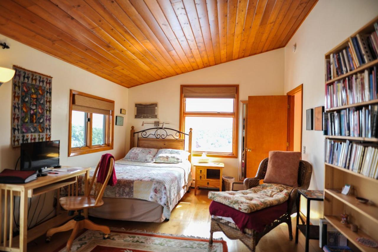 Heart And Wings Retreat Center Apartment Silver City Exterior photo